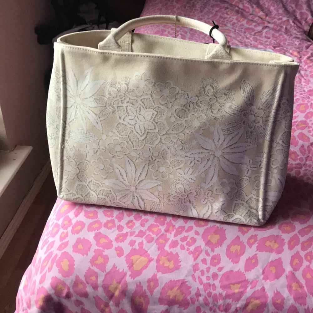 Awesome Brand New Oscar de la Renta purse! - Picture 4 of 6